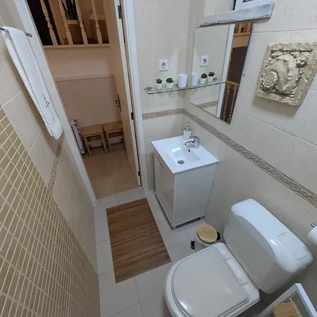 Typical House * 纳扎雷