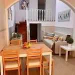 Typical House * Назаре
